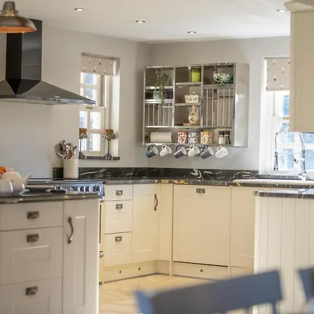 Saxon House 7 * Harome